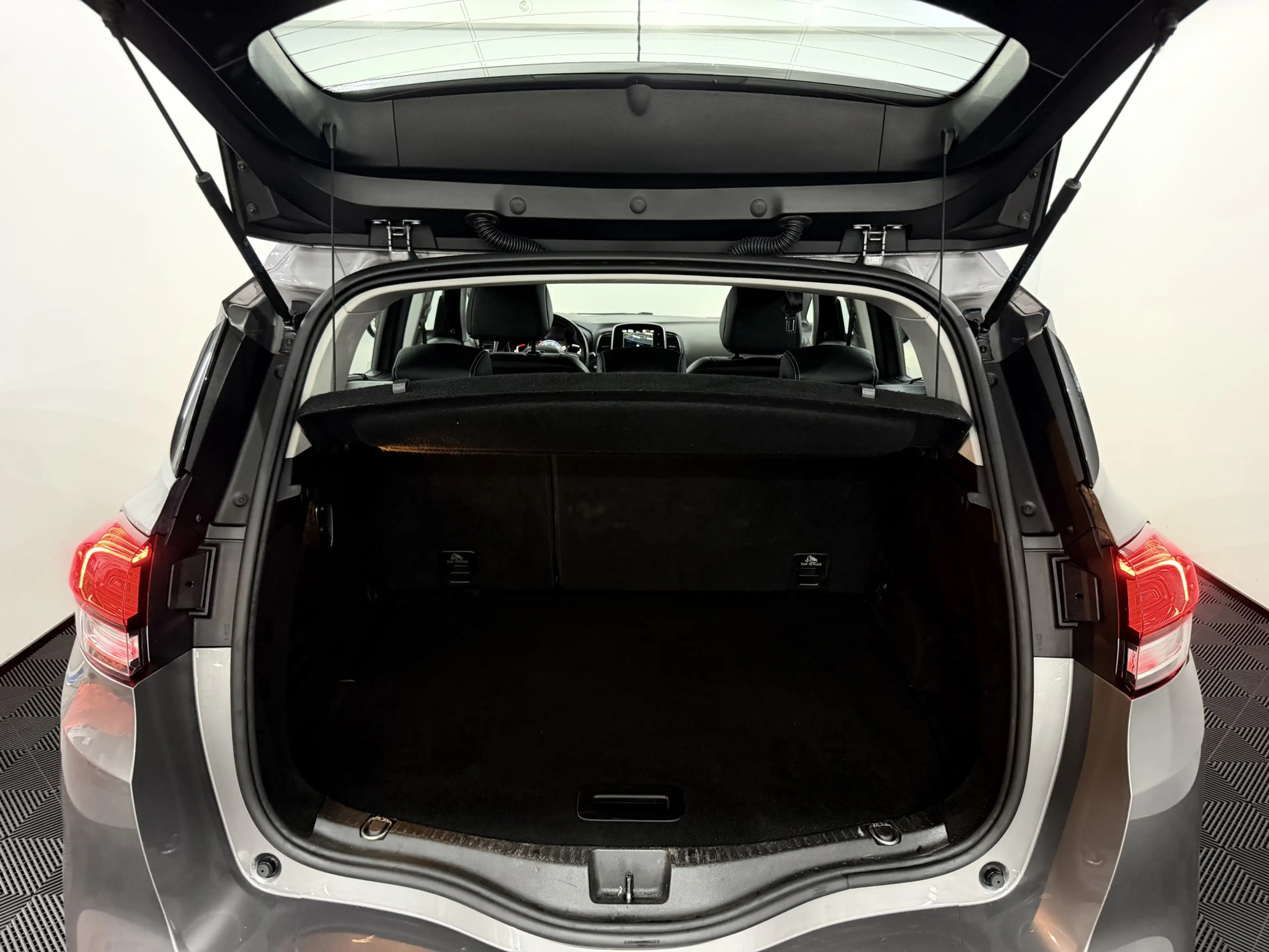 Renault Scenic 1.2 TCe Intens Clima, Half leder, Navi, Parkeersen — photo 29