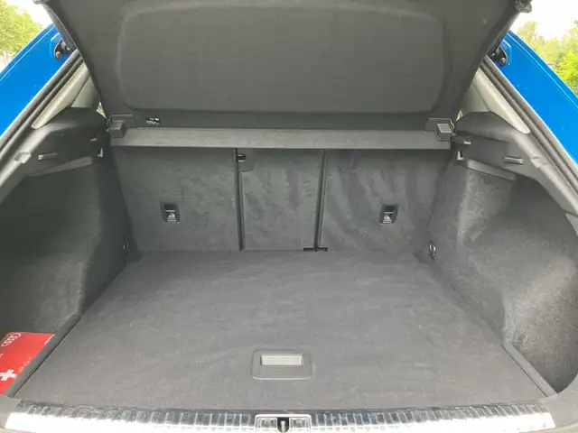 Audi Q3 view 12