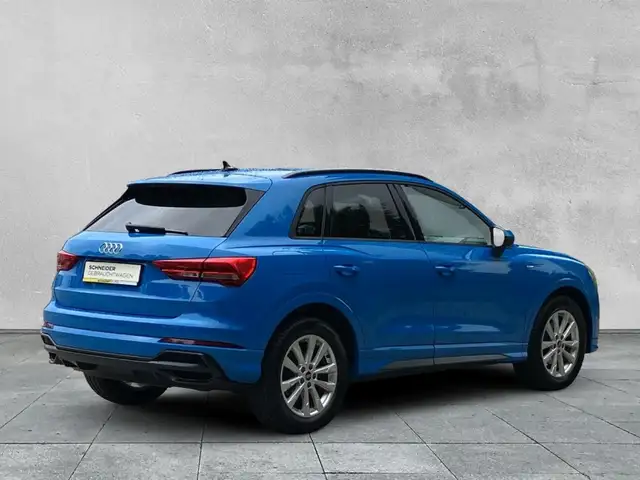Audi Q3 view 5