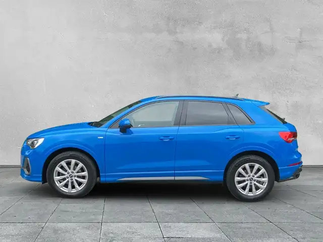 Audi Q3 view 2