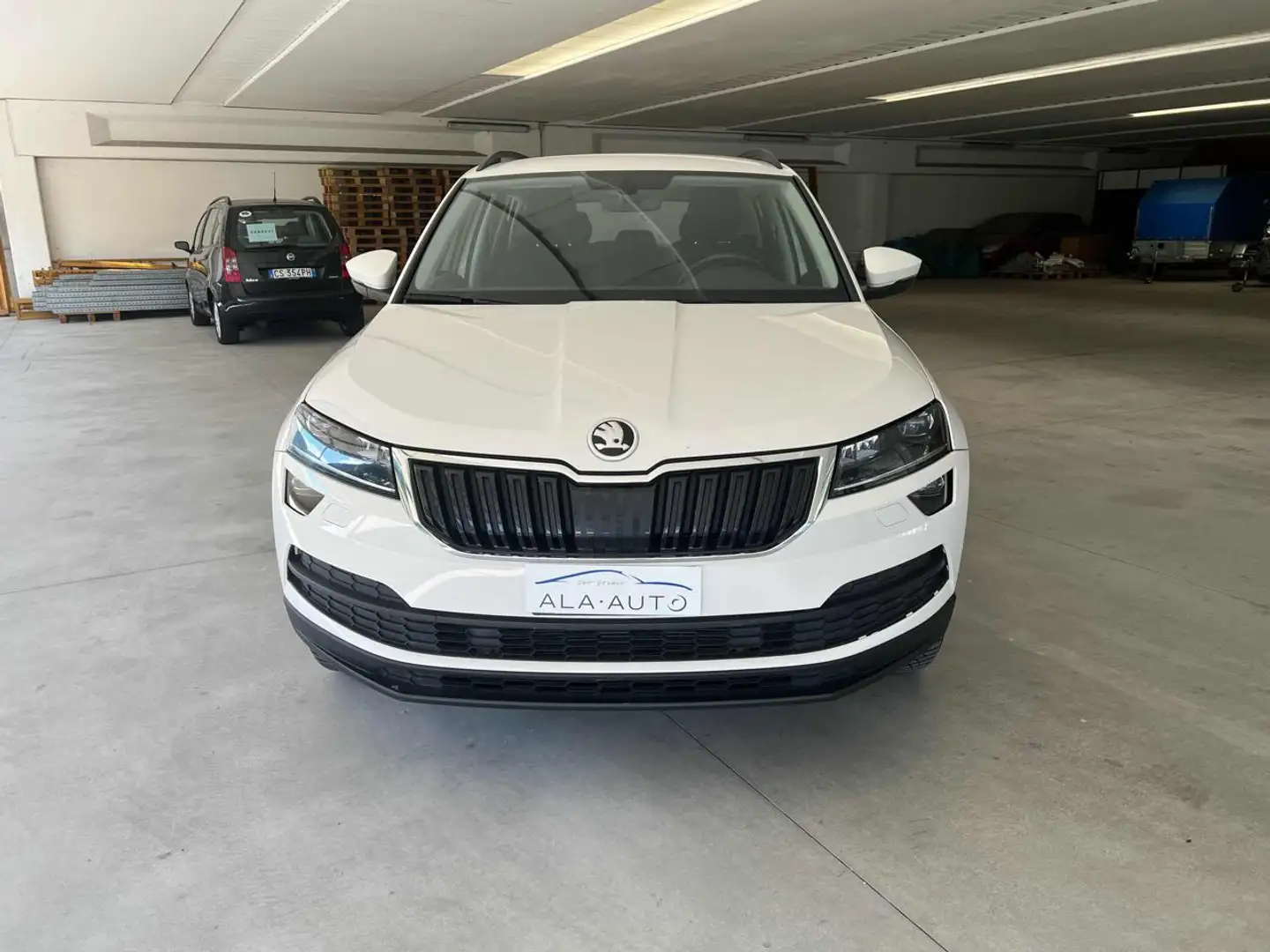 Skoda Karoq 2.0 TDI SCR 4x4 DSG Ambition Bianco - 1
