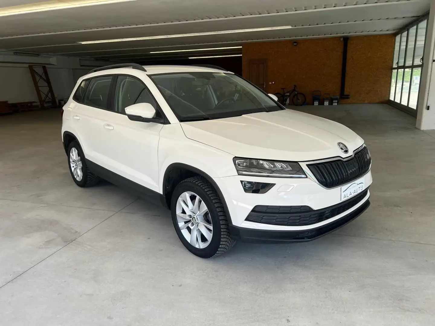 Skoda Karoq 2.0 TDI SCR 4x4 DSG Ambition Bianco - 2