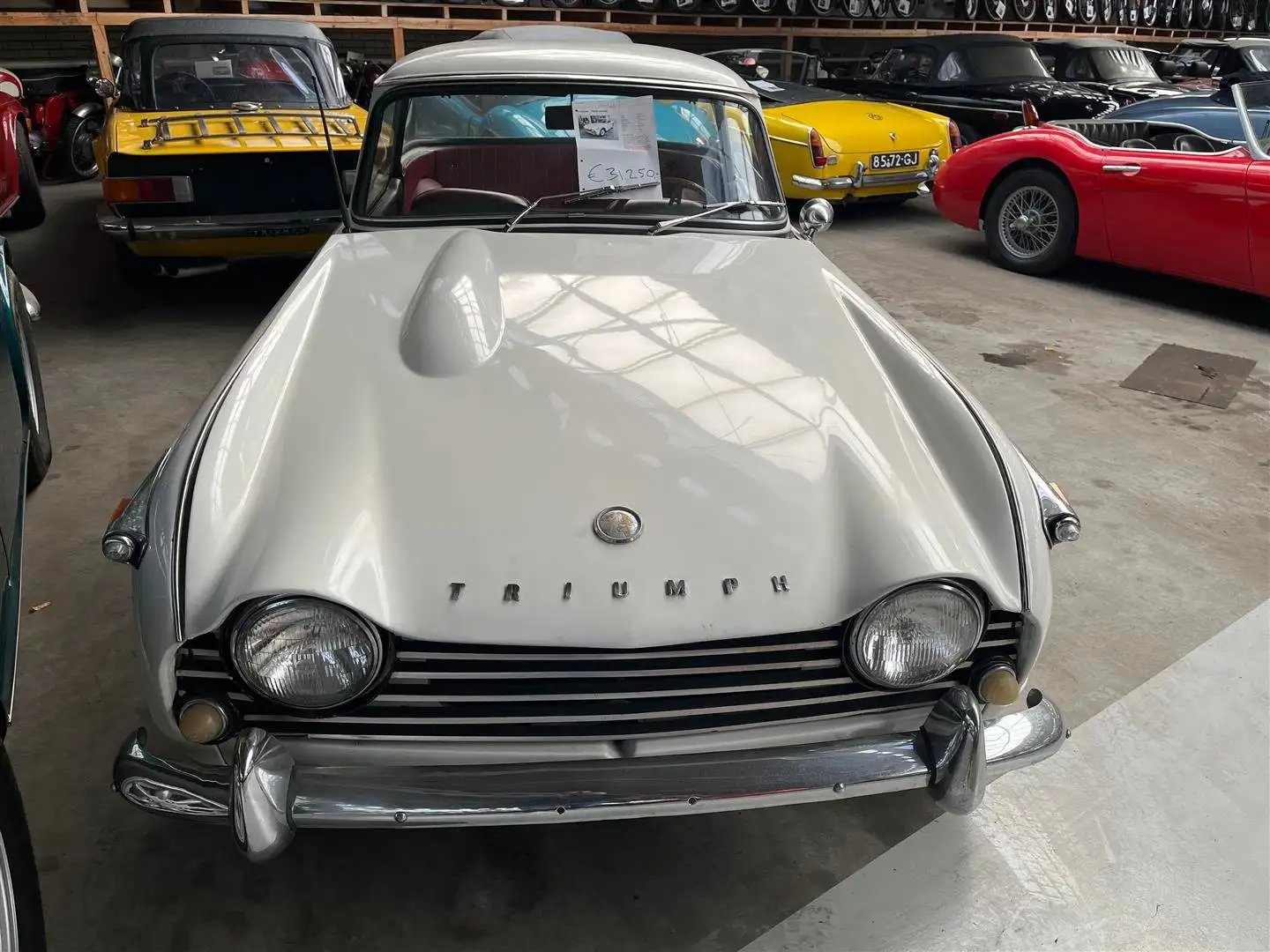 Triumph TR4 TR4A met Surrey top! Blanc - 2