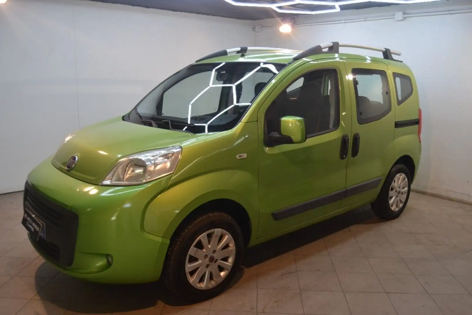 Fiat Qubo 1.4 8V 77 CV Dynamic Natural Power Grün - 1