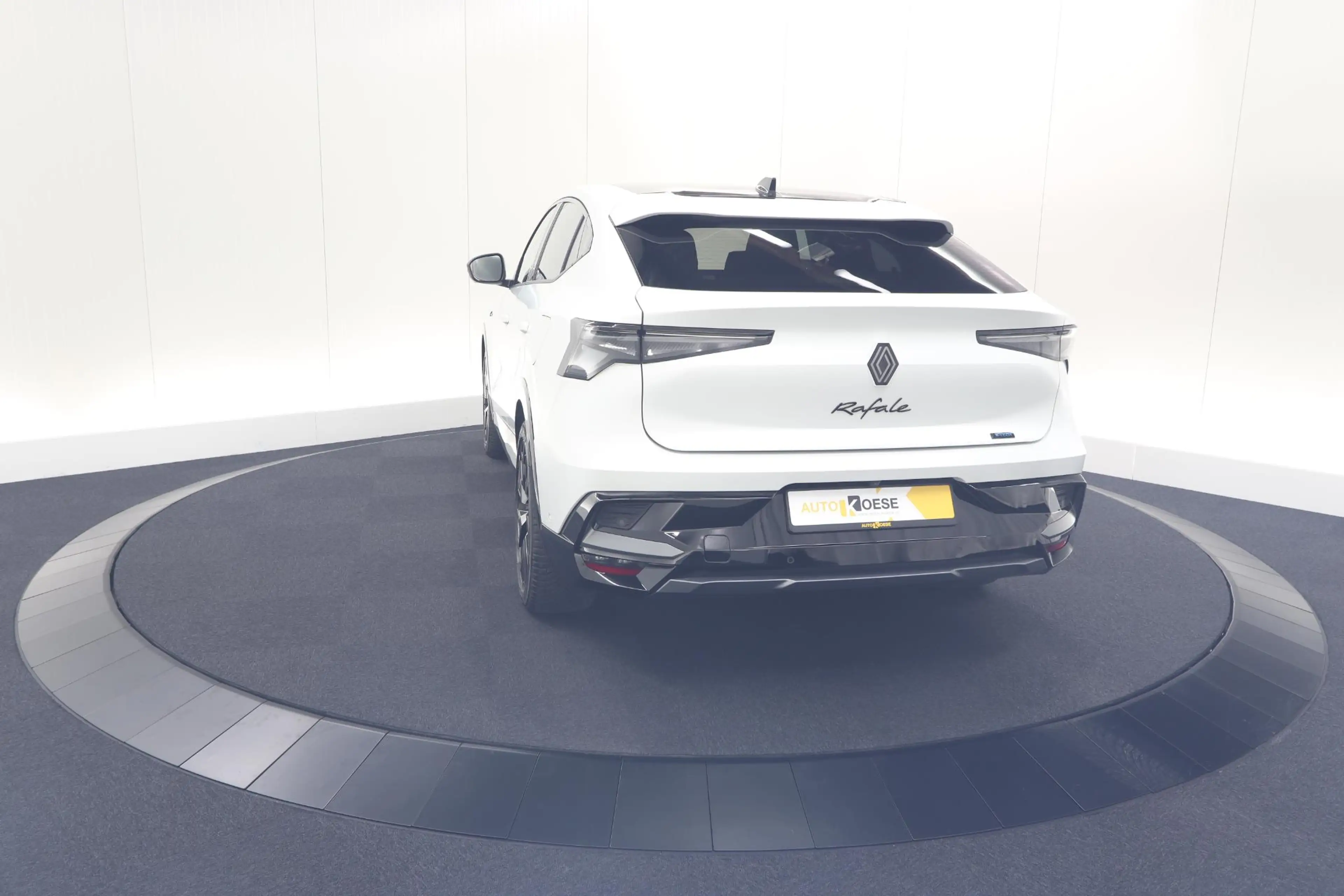 Renault Rafale 1.2 E-Tech 4x4 plug-in hybrid 300 esprit Alpine | — photo 11
