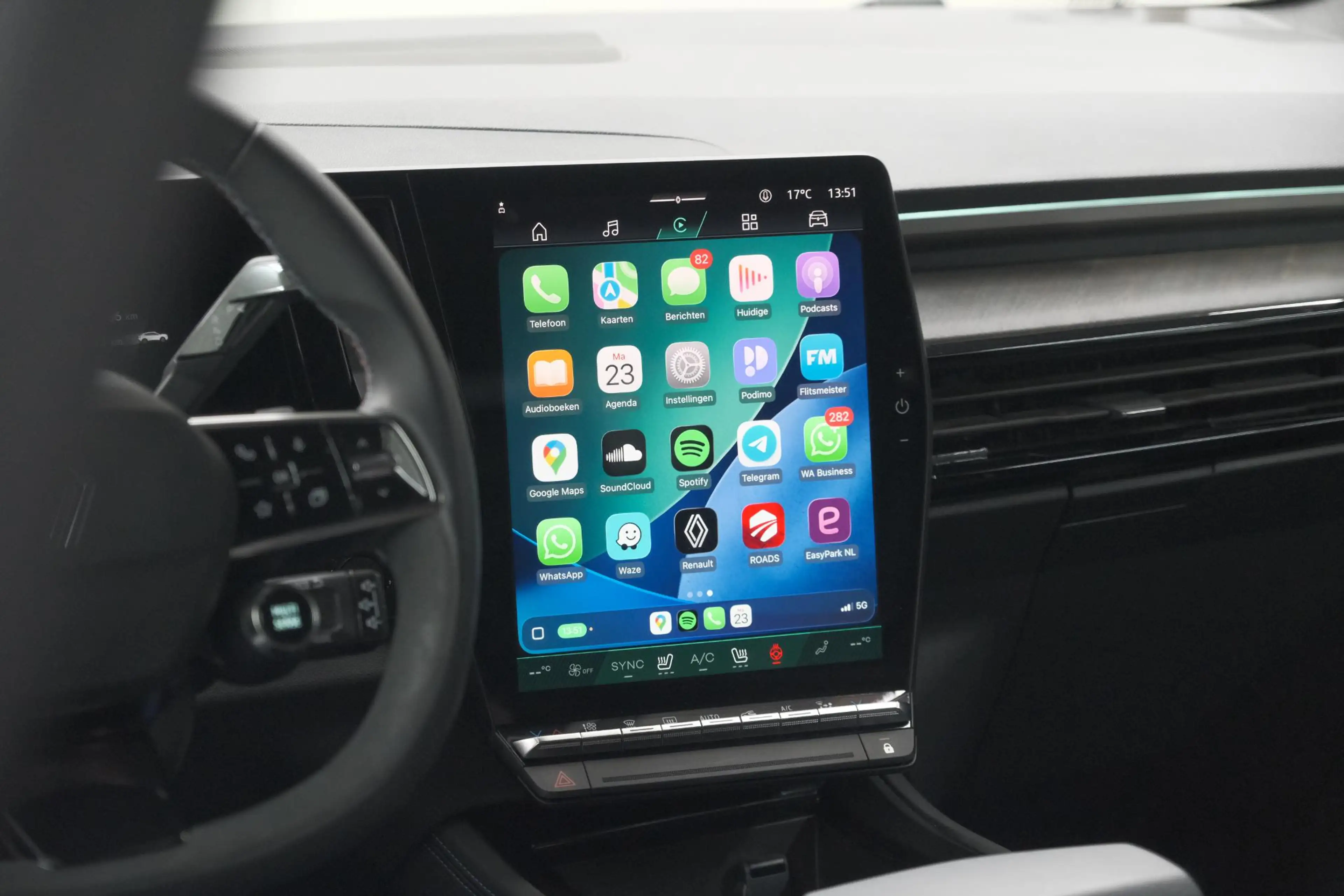 Renault Rafale 1.2 E-Tech 4x4 plug-in hybrid 300 esprit Alpine | — photo 3
