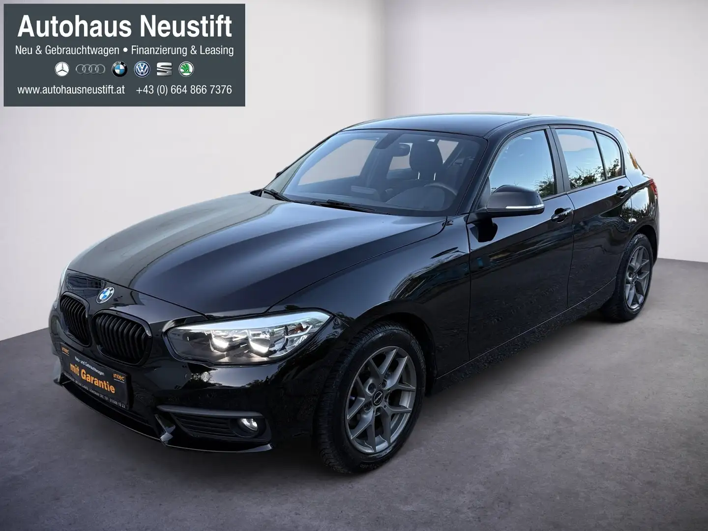 BMW 116 116d Sport Line Aut. Schwarz - 1