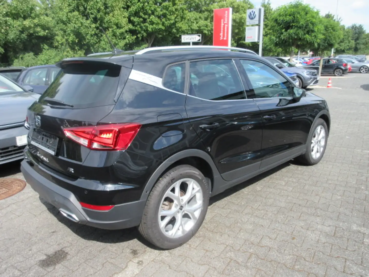 SEAT Arona FR 1.0 TSI NAVI KAMERA ACC LED ALU APS SITZHEIZUNG KLIMA eFH ZV Schwarz - 2