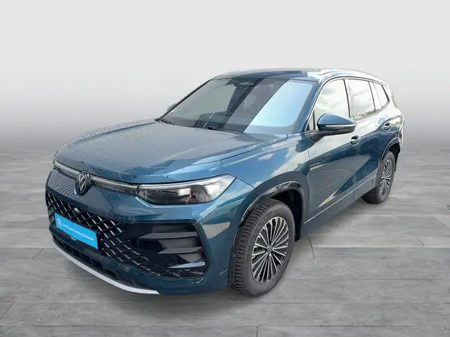 Volkswagen Tayron view 2