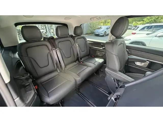 Mercedes-Benz EQV view 11