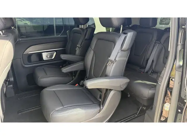 Mercedes-Benz EQV view 10