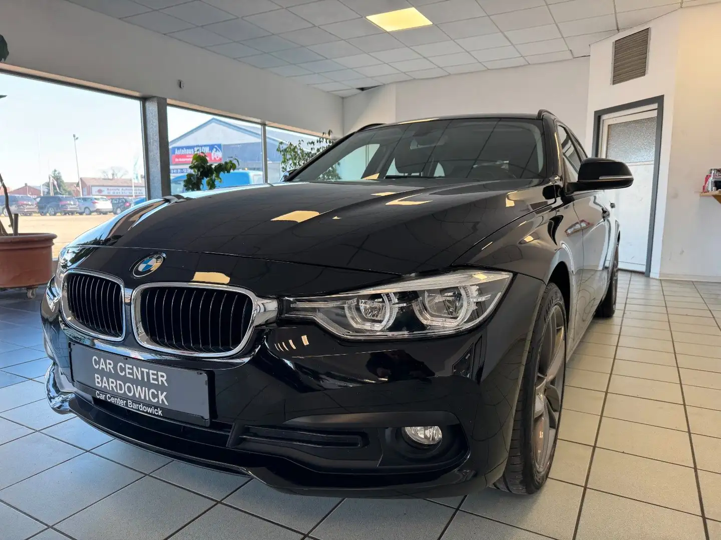 BMW 318 d Touring **Navi+Sitzheizung+Tempomat** Negro - 1