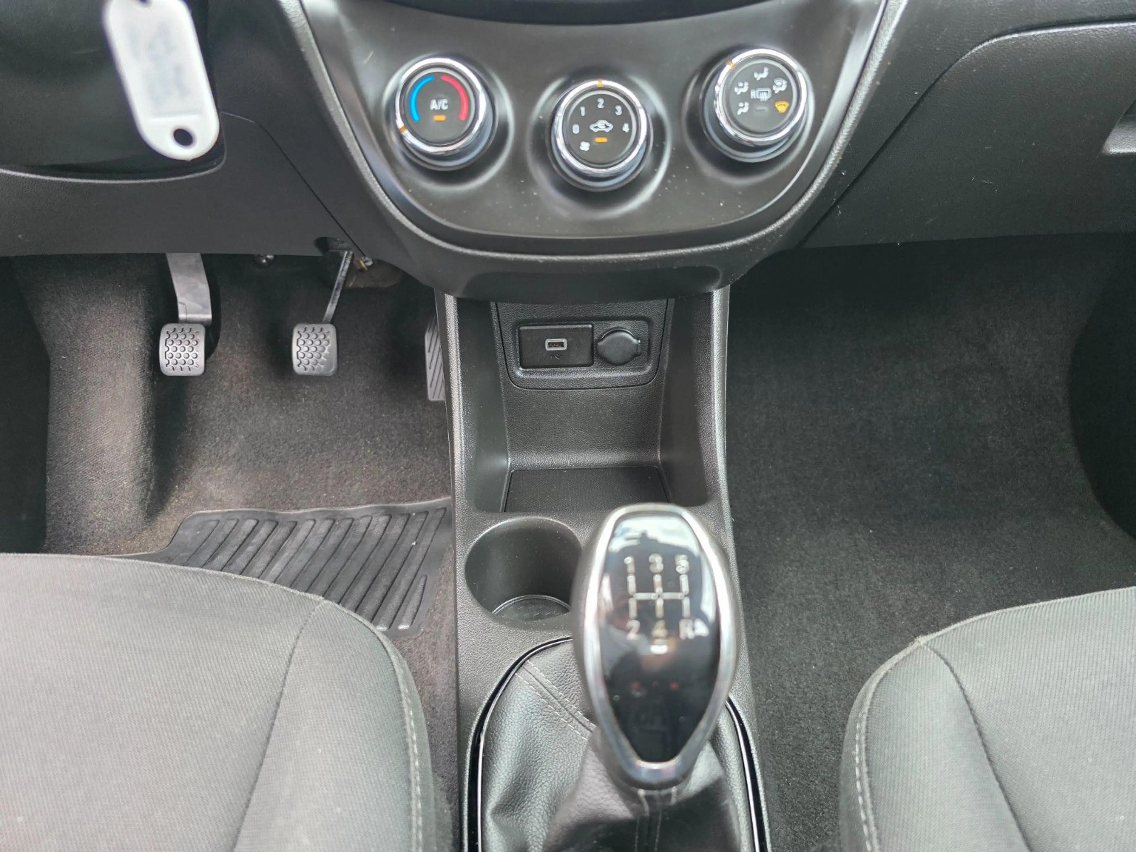 Opel Karl Edition 1.0 Klima/Parkhilfe/Start/Stop — photo 13