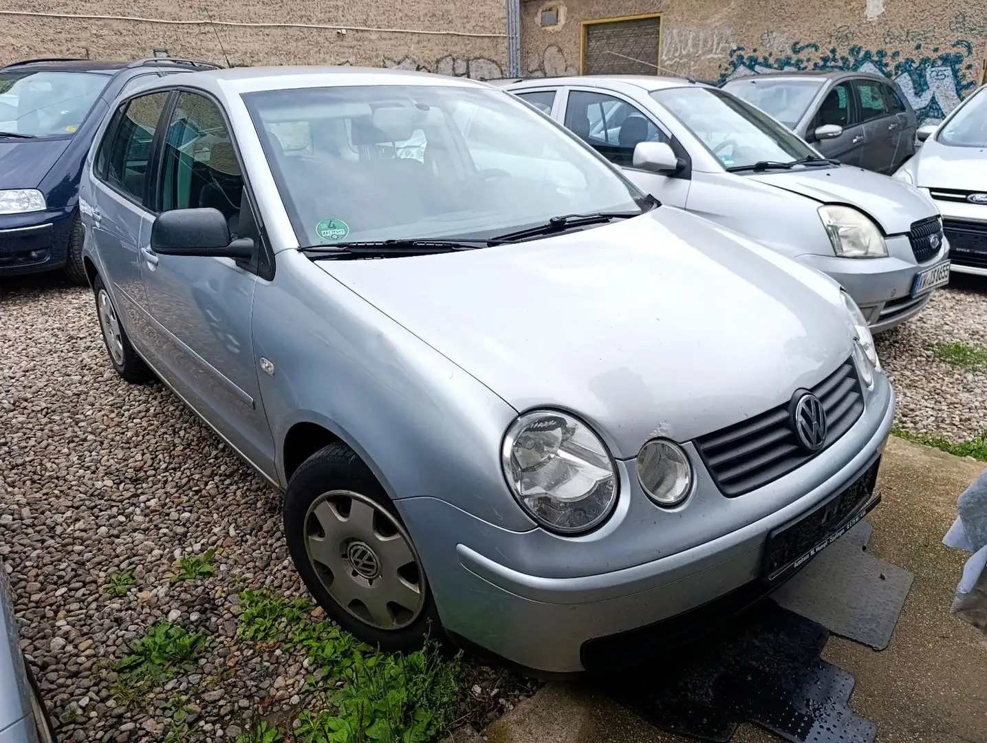 Volkswagen Polo IV Cricket Plateado - 2