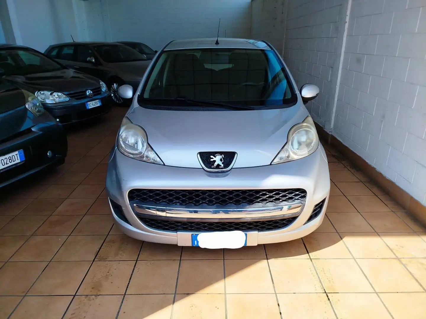 Peugeot 107 107 1.0 12v Allure (sweet years) 5p 2tronic FL Argent - 1