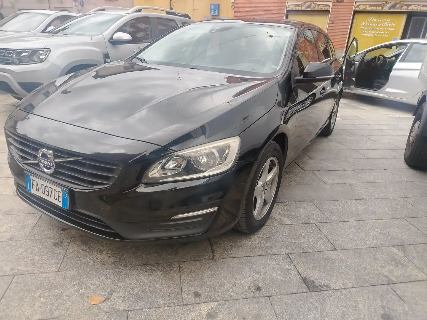 Volvo V60 V60 I 2014 2.0 d3 Summum geartronic Noir - 2