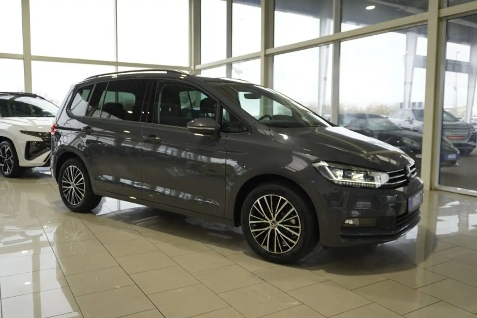 Volkswagen Touran 1,5TSI DSG 7-Sitzer/Easy Open/Kamera    ** Grau - 2