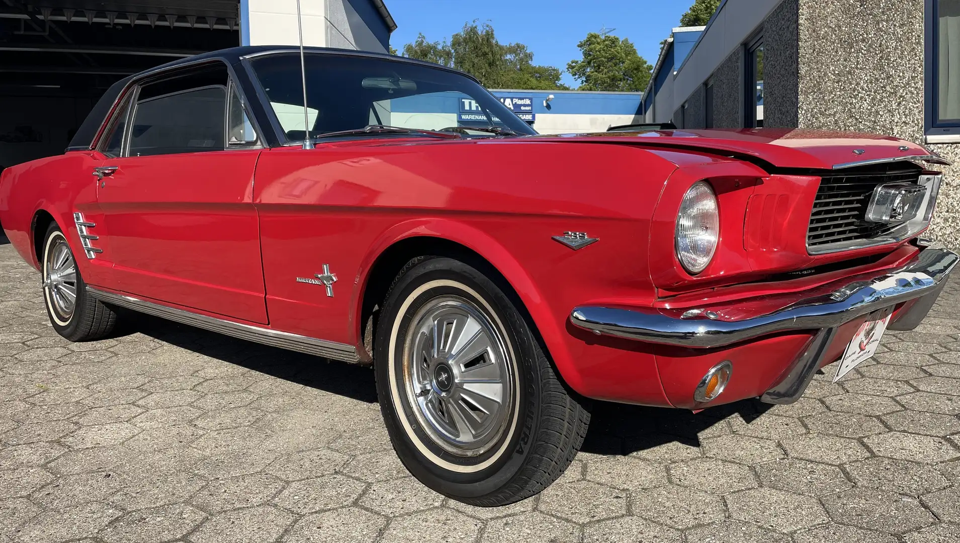 Ford Mustang Coupe Rot - 2