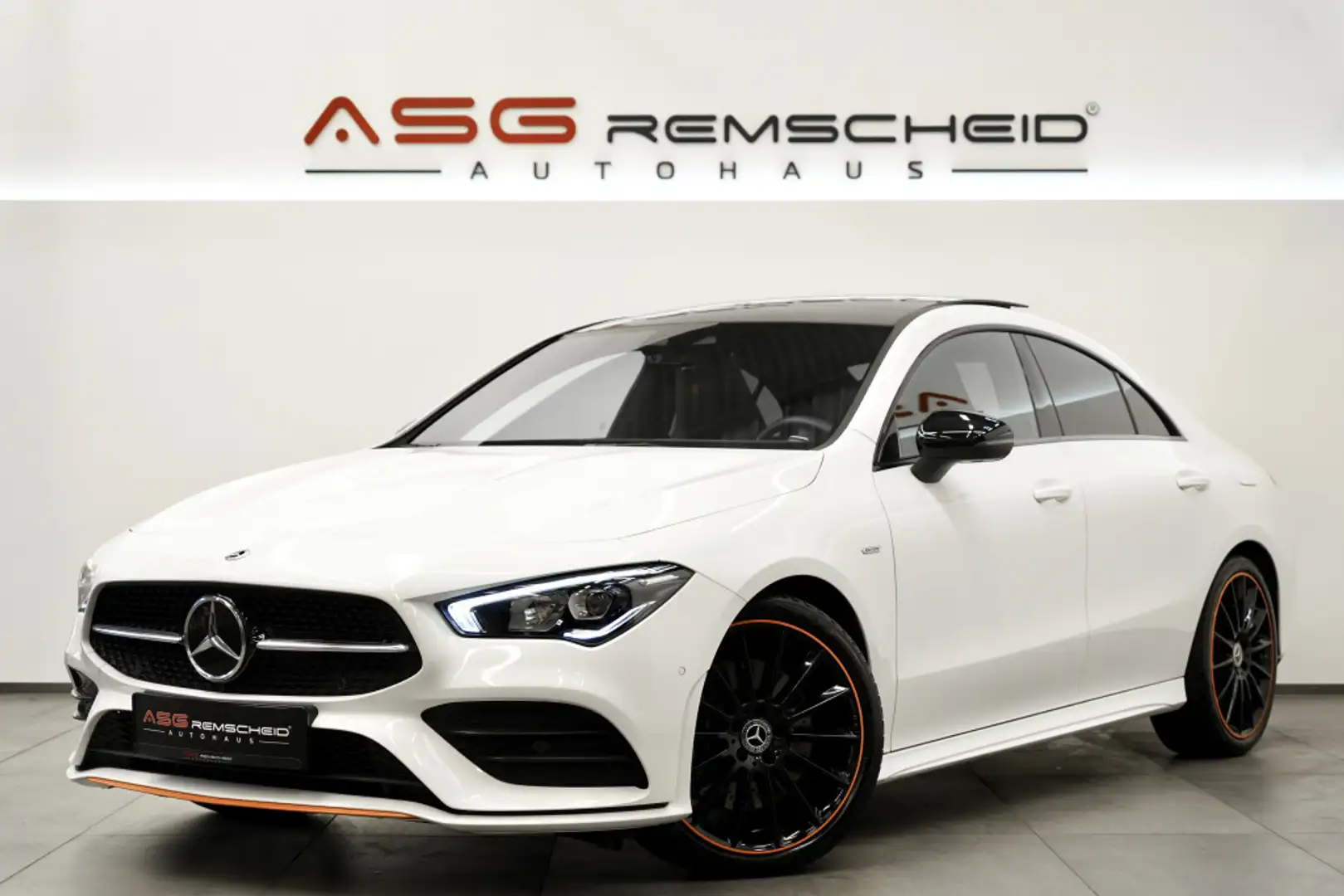 Mercedes-Benz CLA 250 AMG Line Edition 1 *2.H*Pano*Digital*19 Wit - 1