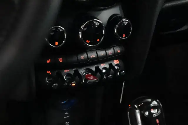 Mini Hatch view 29