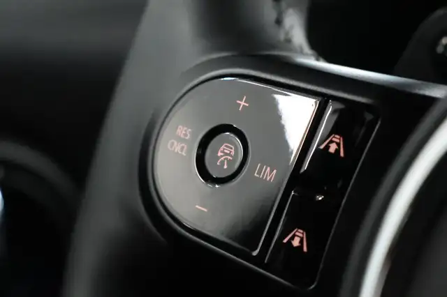 Mini Hatch view 24