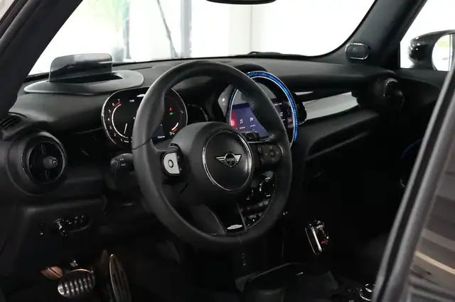 Mini Hatch view 20