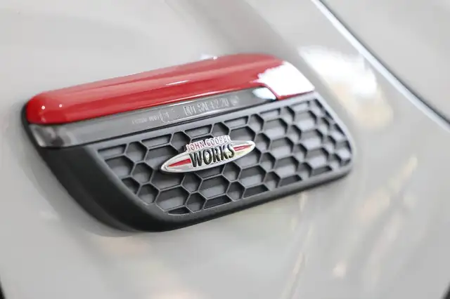 Mini Hatch view 13