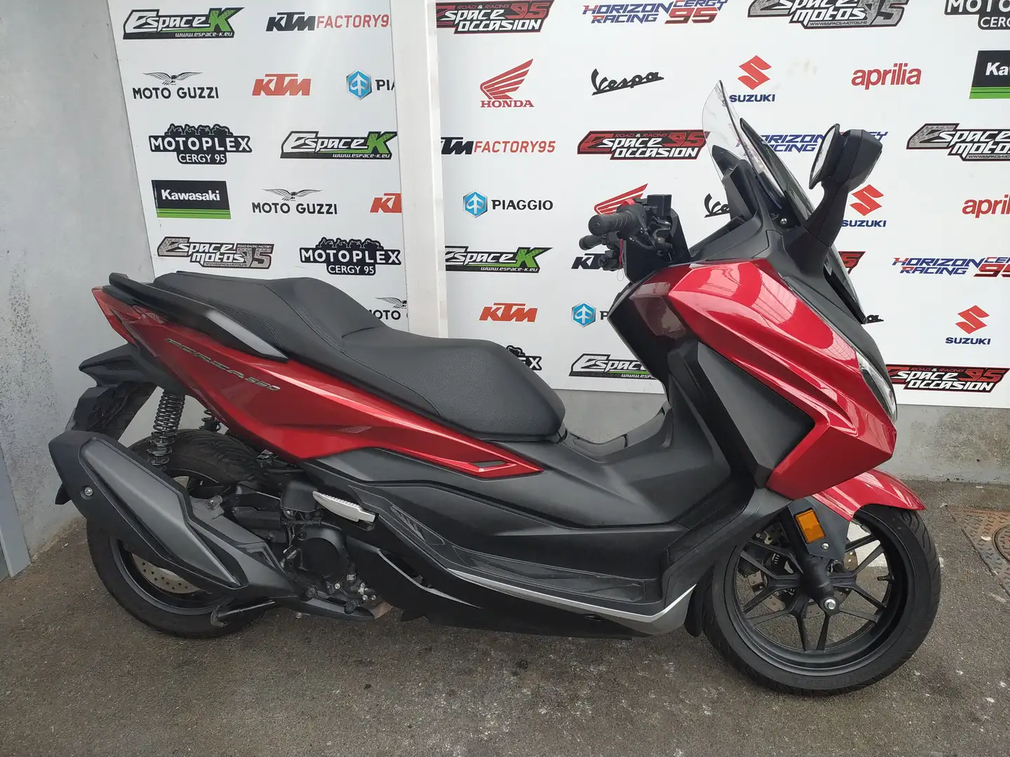 Honda Forza 350 Rouge - 1
