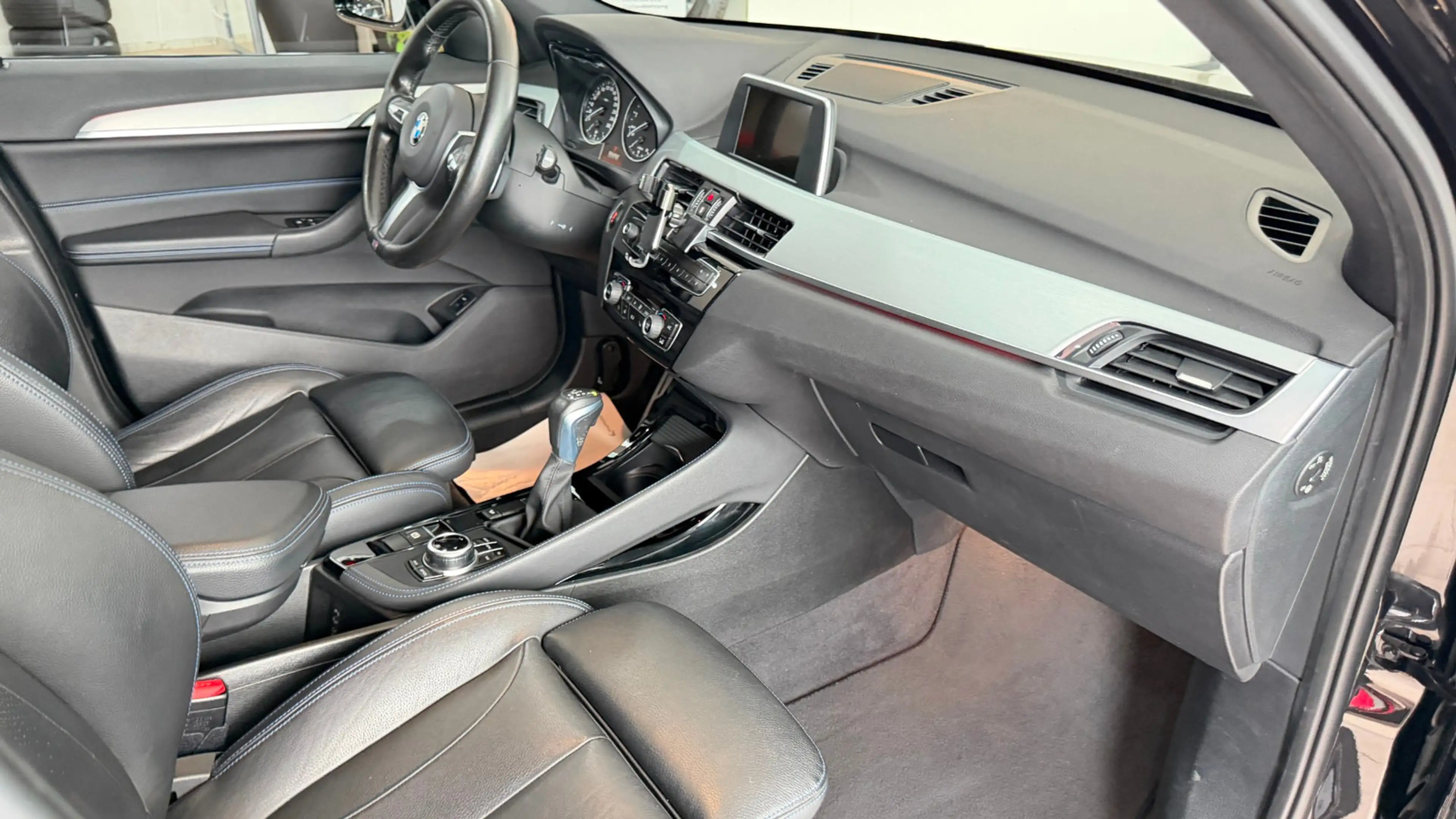 BMW X1 xDrive 25 i M Sport AHK*NAVI — photo 18