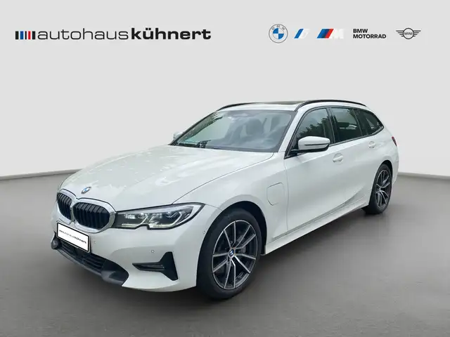 BMW 330 e iPerformance Touring Sport Line Laser ACC PanoSD