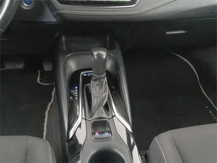 Toyota Auris 2023, foto 20