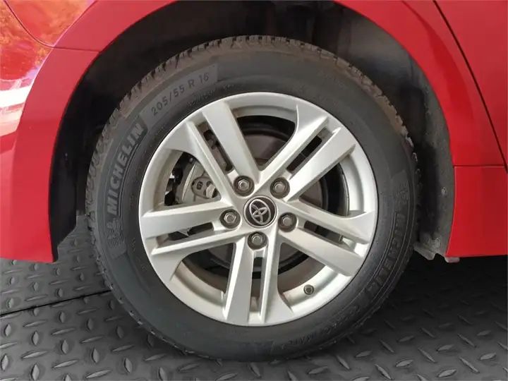 Toyota Auris 2023, foto 16