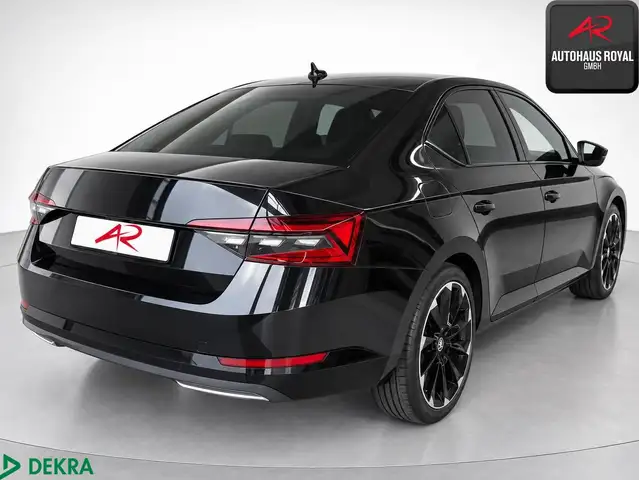 Skoda Superb view 4