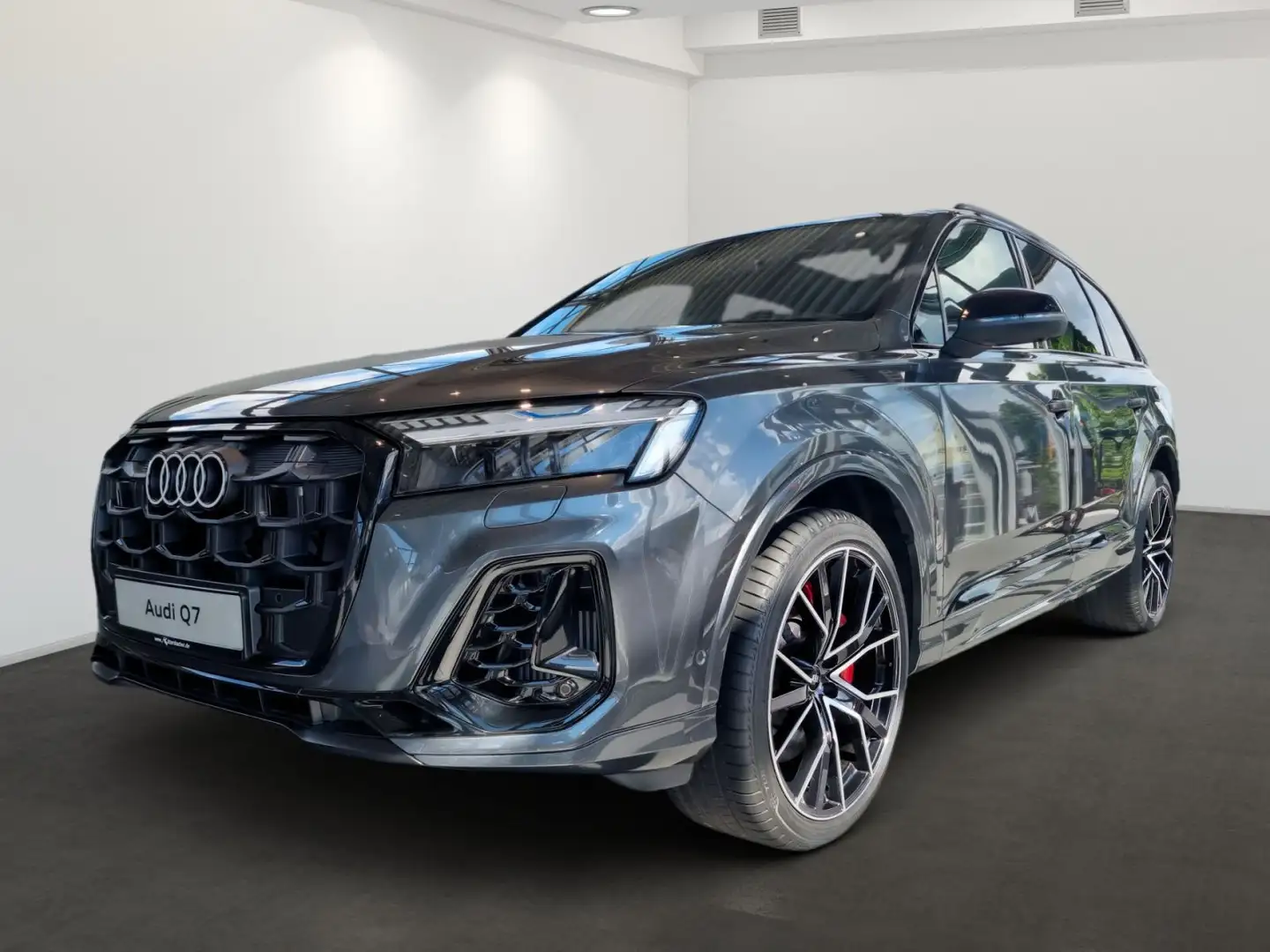 Audi Q7 SUV S line 60 TFSI e quattro 360(490) kW(PS) Šedá - 2