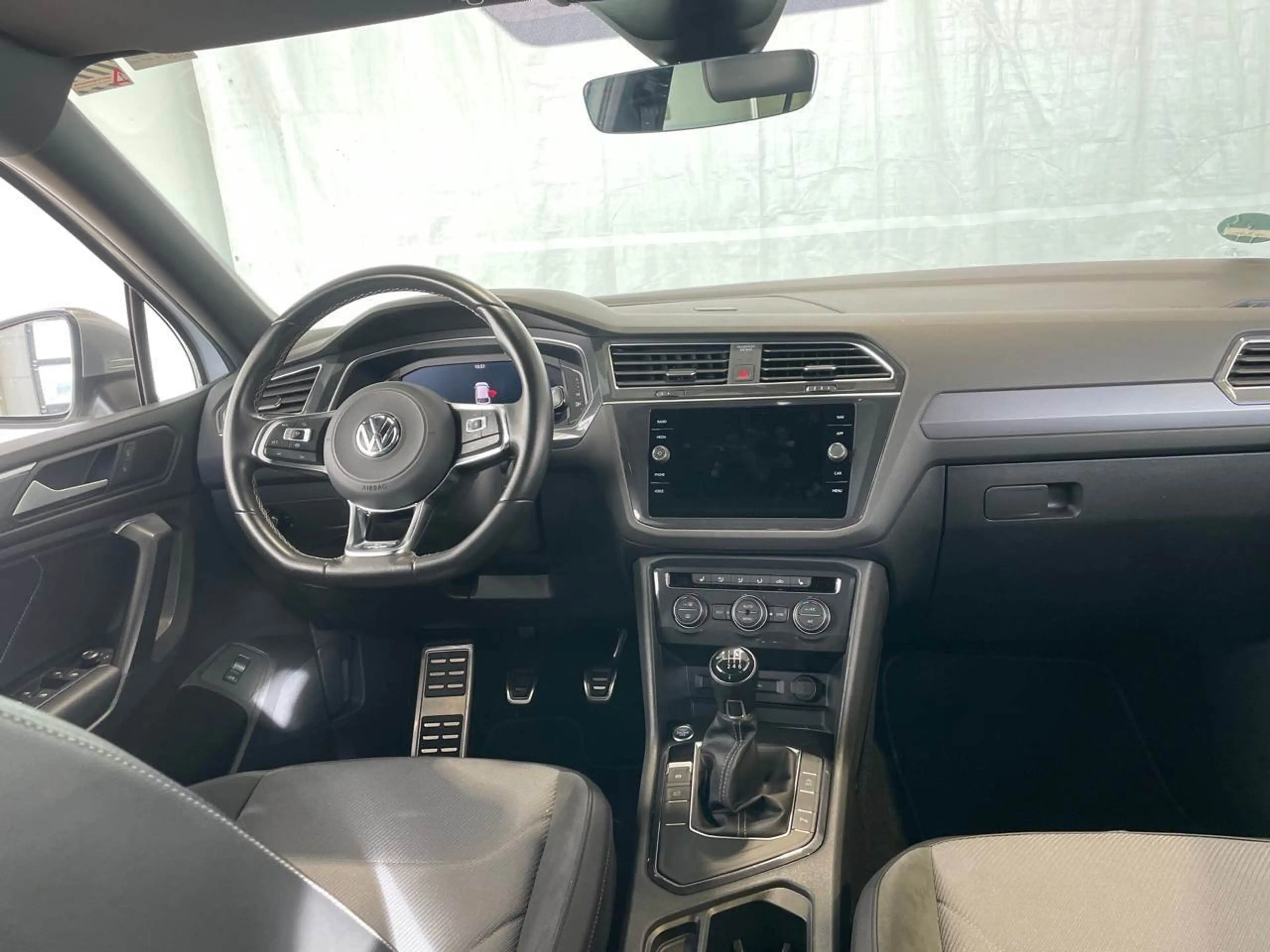 Volkswagen Tiguan Allspace 2.0 TDI Comfortline R-Line AID — photo 6