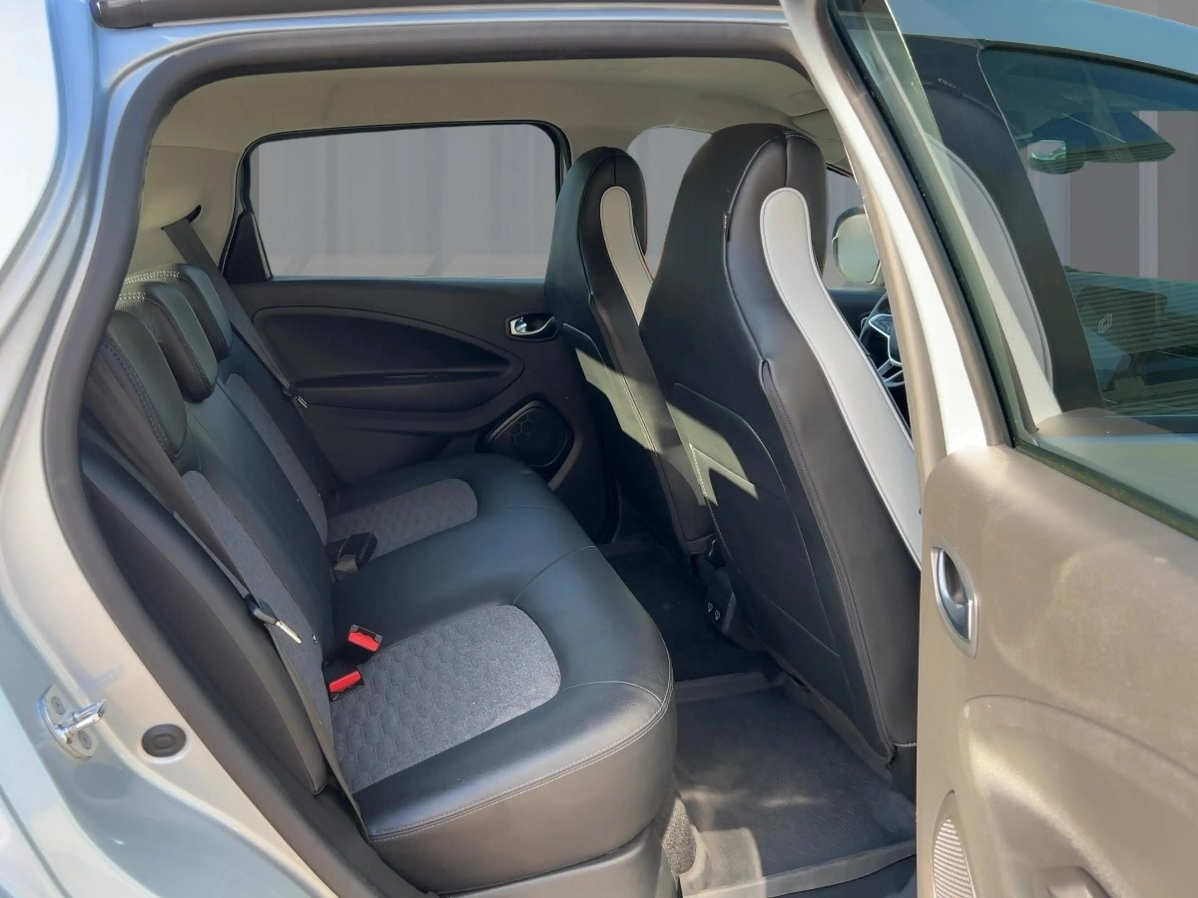 Renault ZOE R135/ EV50 Techno — photo 9