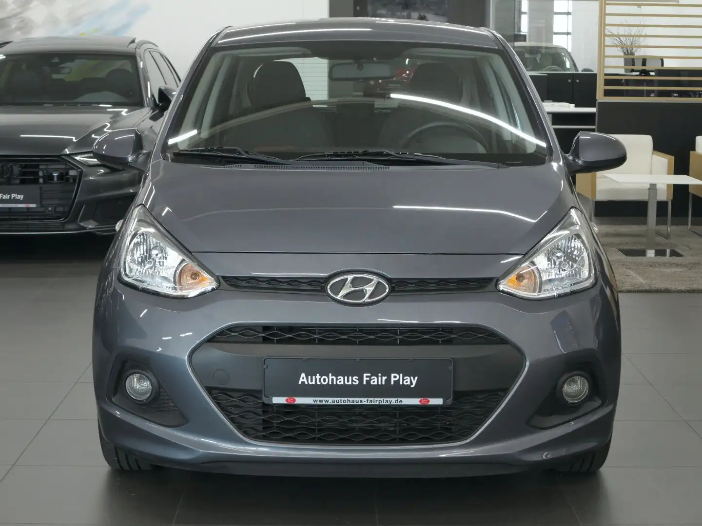 Hyundai i10 Trend Automatik /U-FREI/1.HD/abs. neuwertig! Grau - 2