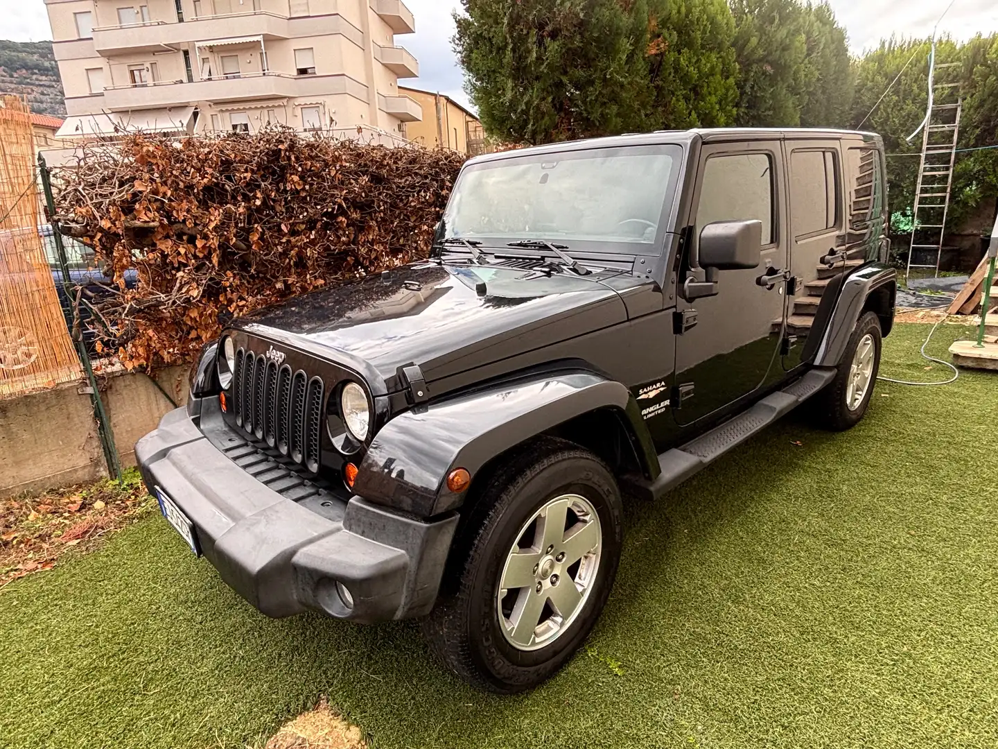 Jeep Wrangler Wrangler III 2011 Unlimited 2.8Sahara automatico Černá - 1