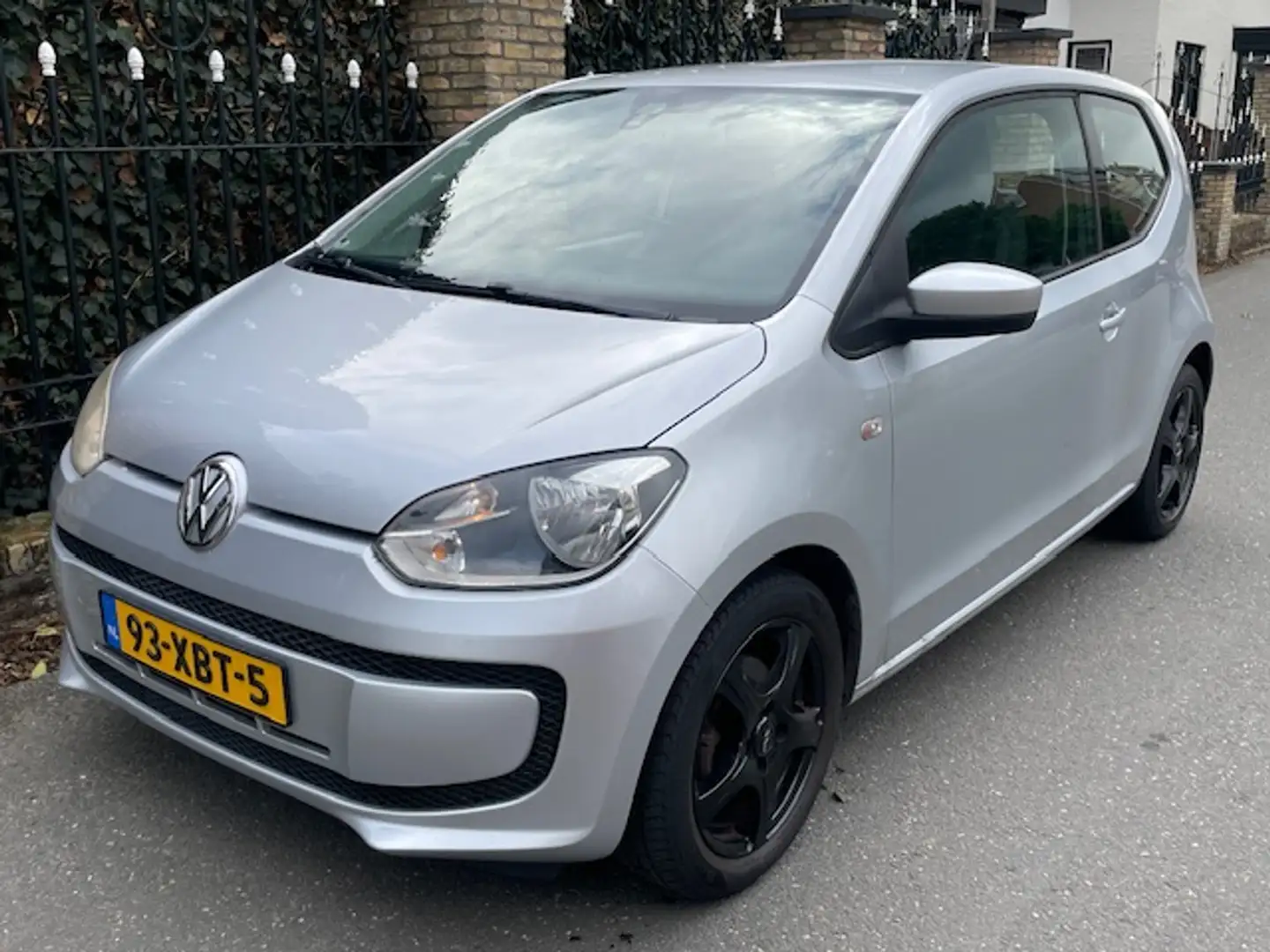 Volkswagen up! 1.0 move up! BlueMotion/ 2012 Grijs - 1