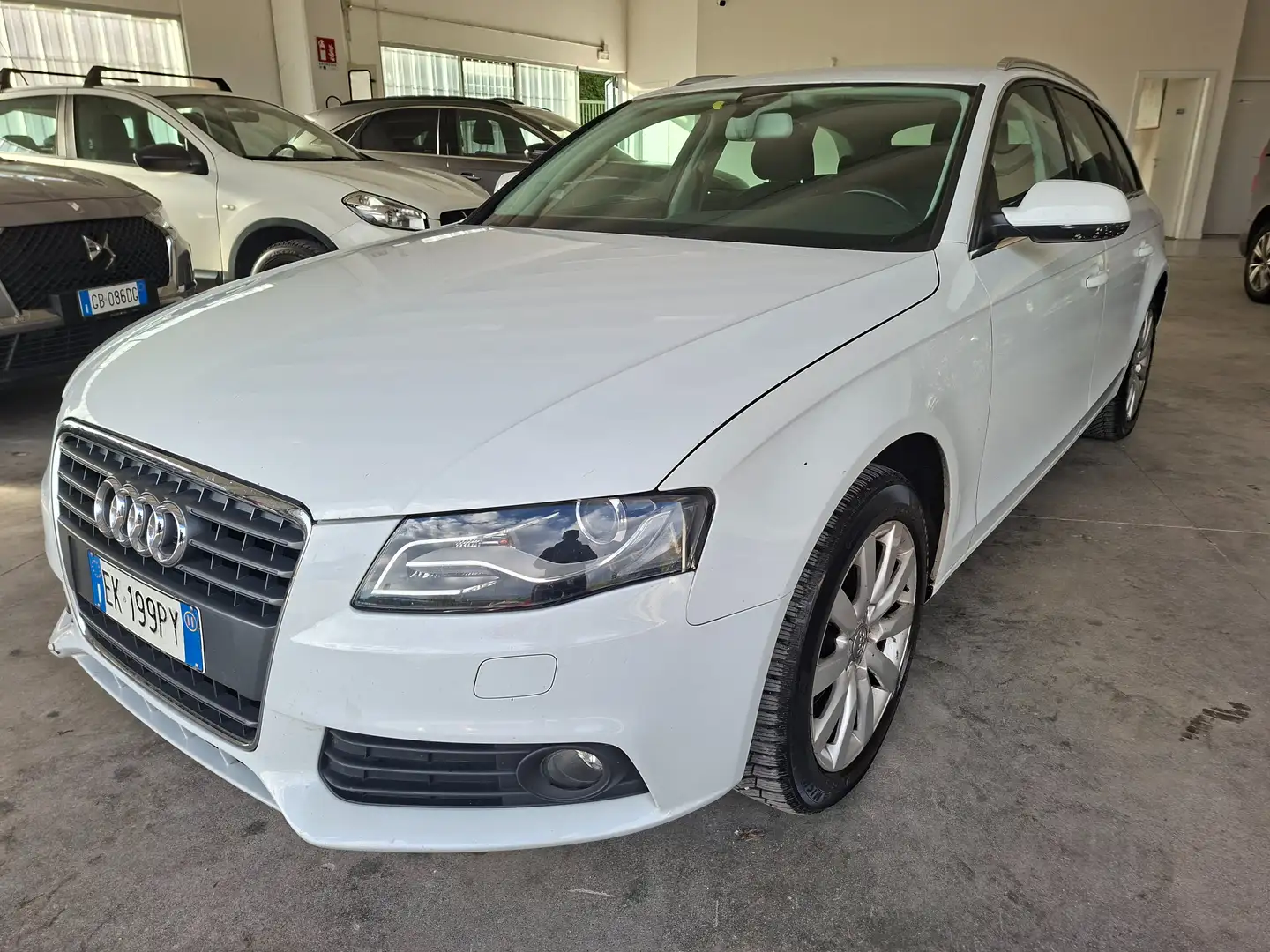 Audi A4 2.0 TDI AUTOMATICO Weiß - 1