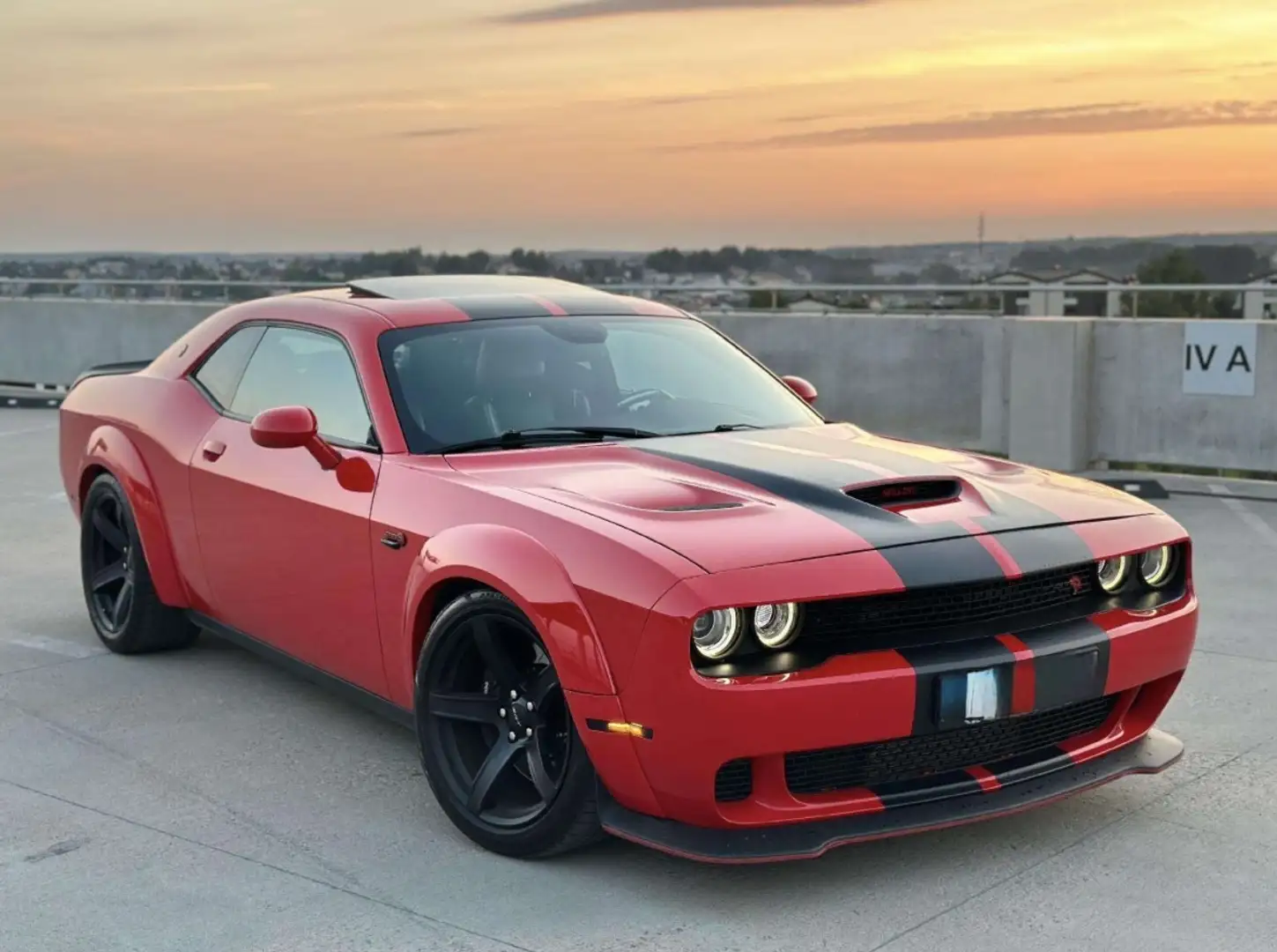 Dodge Challenger SRT Hellcat Rojo - 1