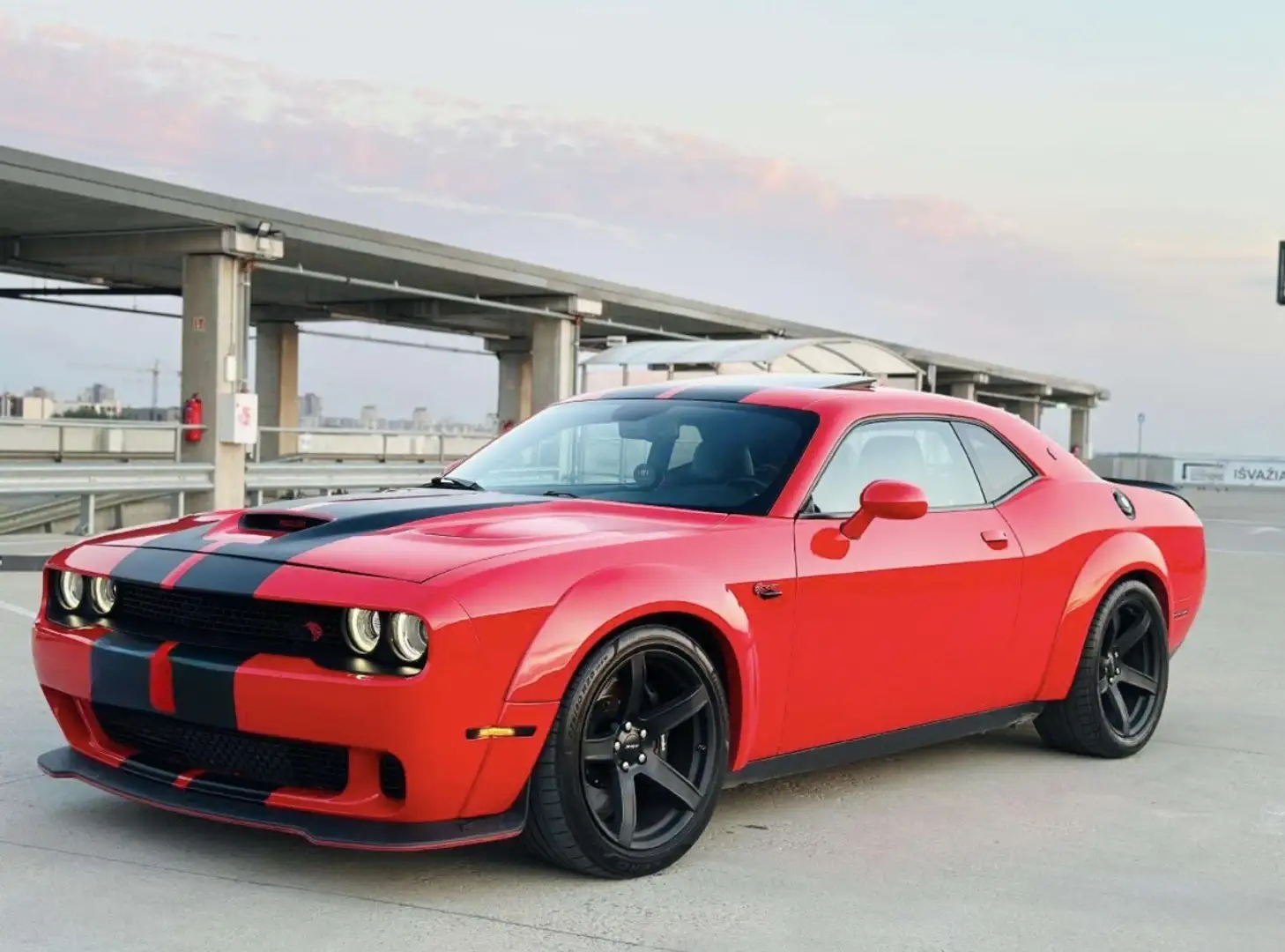 Dodge Challenger SRT Hellcat Rojo - 2