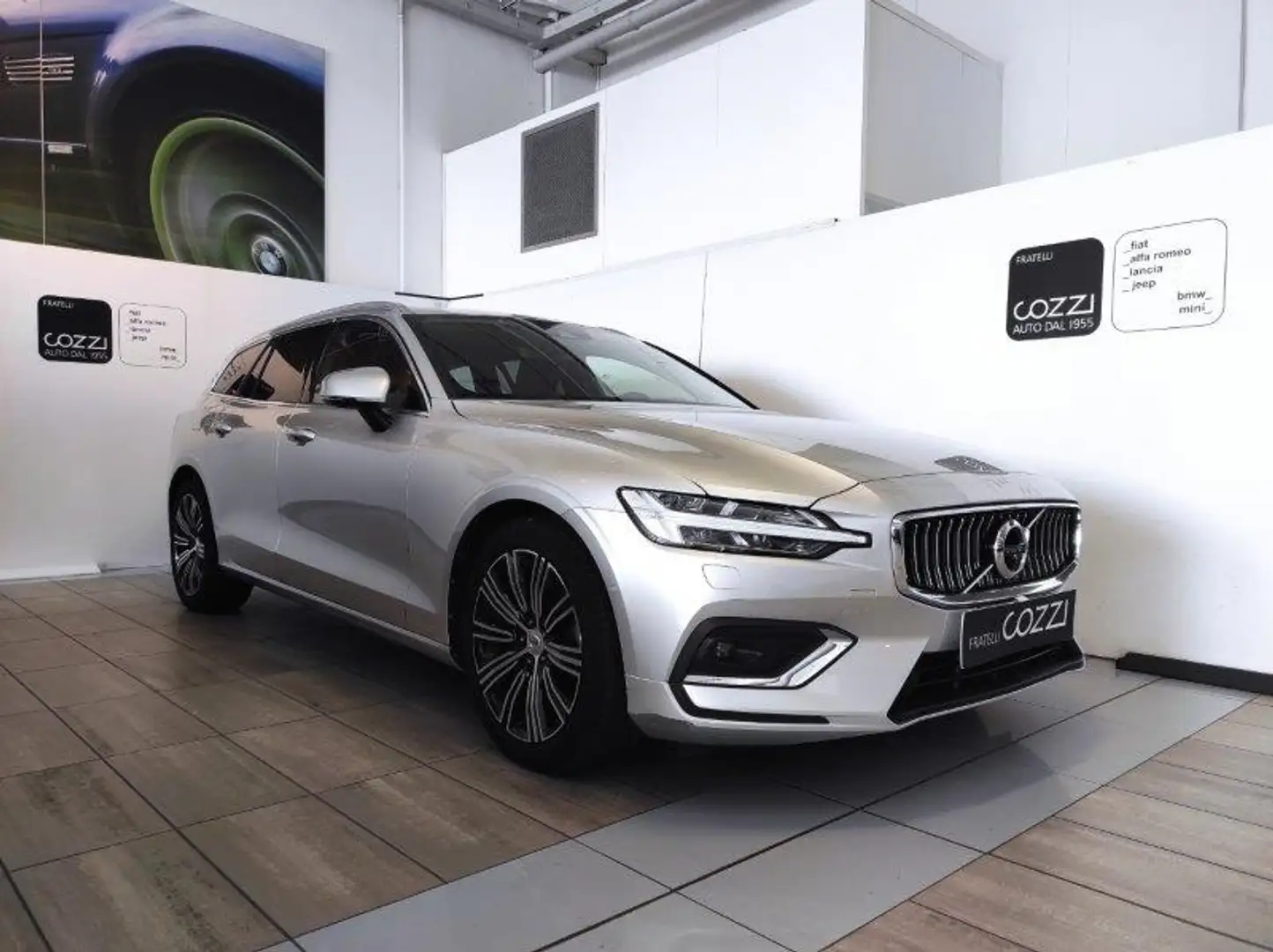 Volvo V60 (2018-->) - V60 D3 AWD Geartronic Business Argento - 1