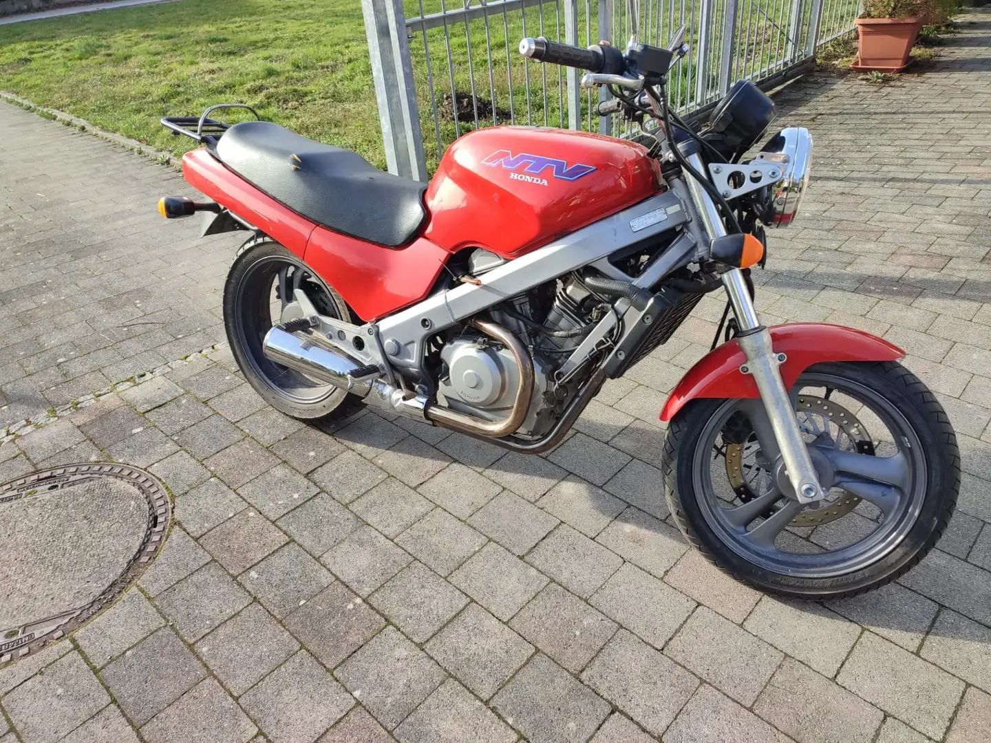 Honda NTV 650 Bastler Rouge - 2