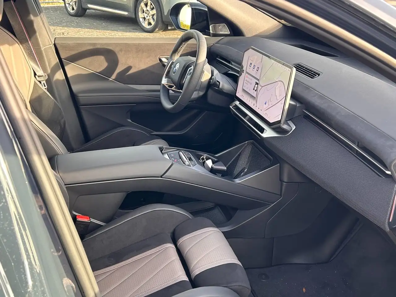 BMW iX3 50 xDrive / Autobahn-Ass. / AHK / Indvidual 8