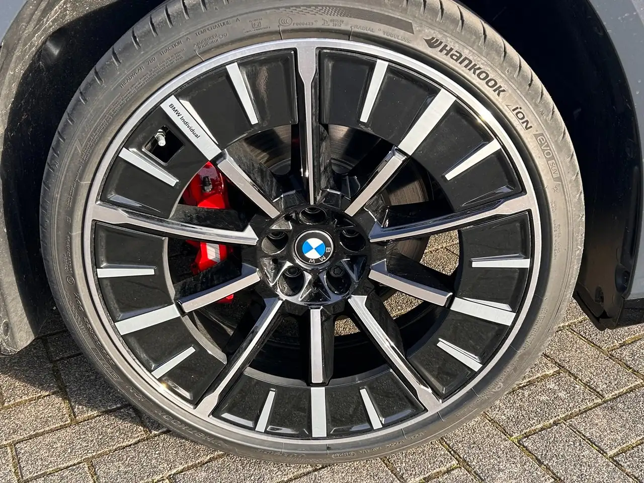 BMW iX3 50 xDrive / Autobahn-Ass. / AHK / Indvidual 12