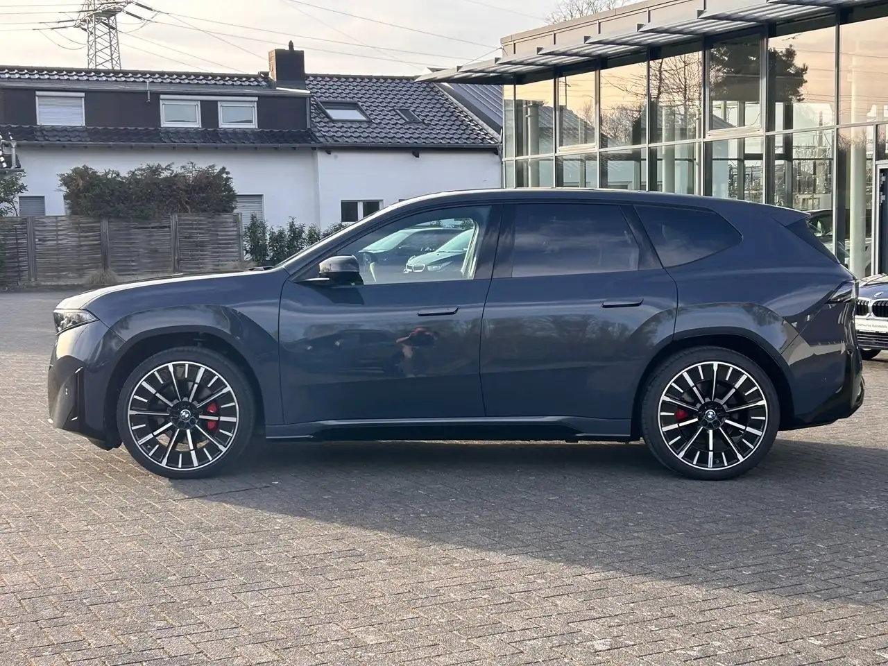 BMW iX3 50 xDrive / Autobahn-Ass. / AHK / Indvidual 3