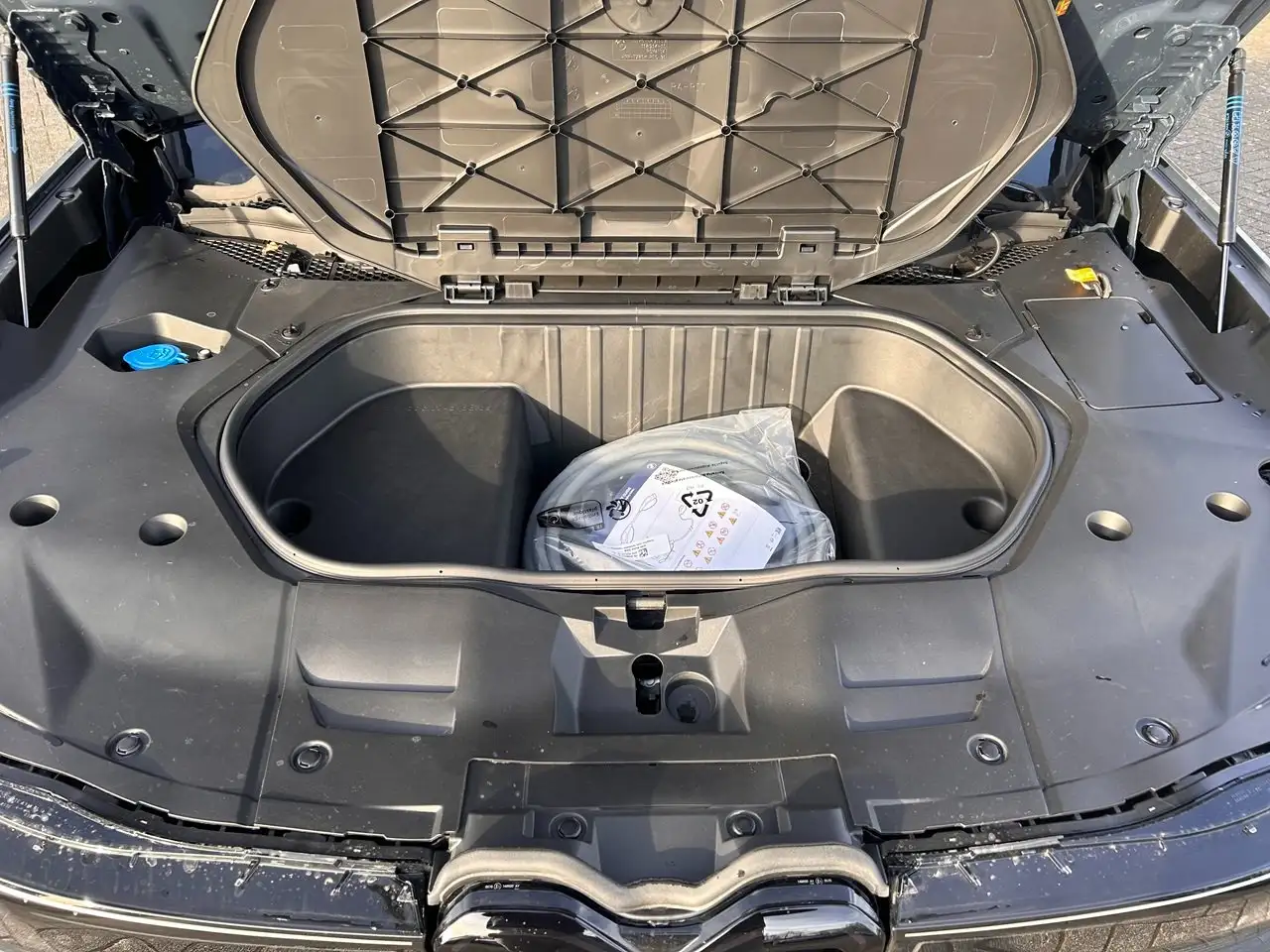 BMW iX3 50 xDrive / Autobahn-Ass. / AHK / Indvidual 17