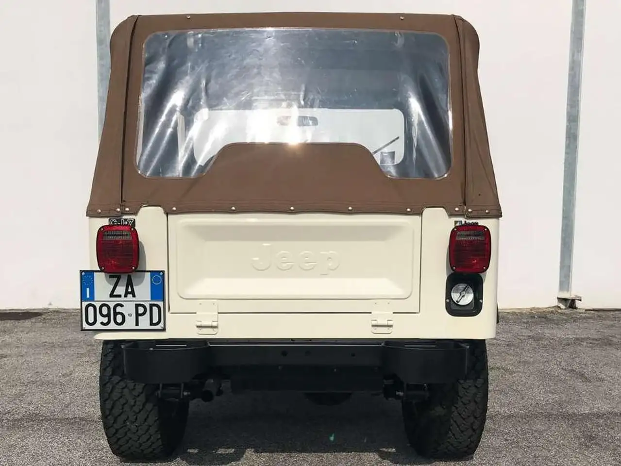 Jeep CJ-7 Golden Eagle, foto 4