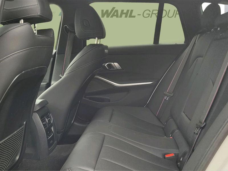 BMW 320 d Touring — photo 12